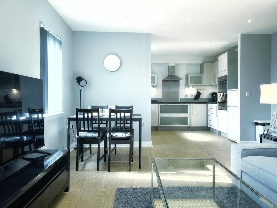 דירות סוואנסי New Luxurious And Business Apt מראה חיצוני תמונה