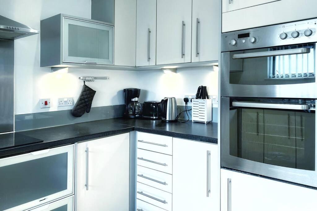 דירות סוואנסי New Luxurious And Business Apt מראה חיצוני תמונה